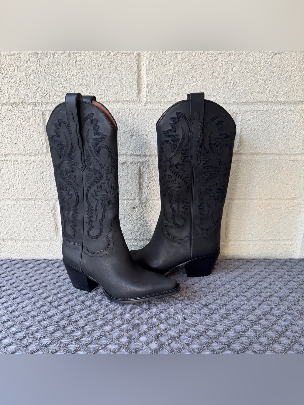 JEFFREY CAMPBELL DAGGET
WESTERN BLACK LEATHER
BOOTS SIZE - 5 WOMEN'S $269